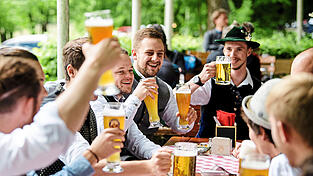 Die künstliche Intelligenz versucht echtes Bayerisch nachzuahmen. Die künstliche Intelligenz versucht echtes Bayerisch nachzuahmen.