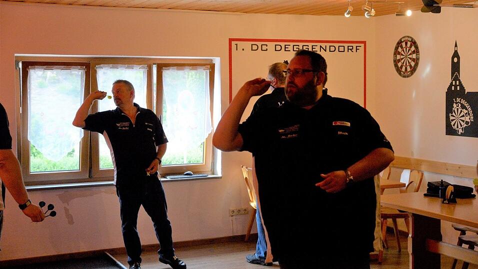 Ruhige Hand, kühler Kopf - beim Darts kommt es nicht nur auf das Werfen an. Ruhige Hand, kühler Kopf - beim Darts kommt es nicht nur auf das Werfen an.