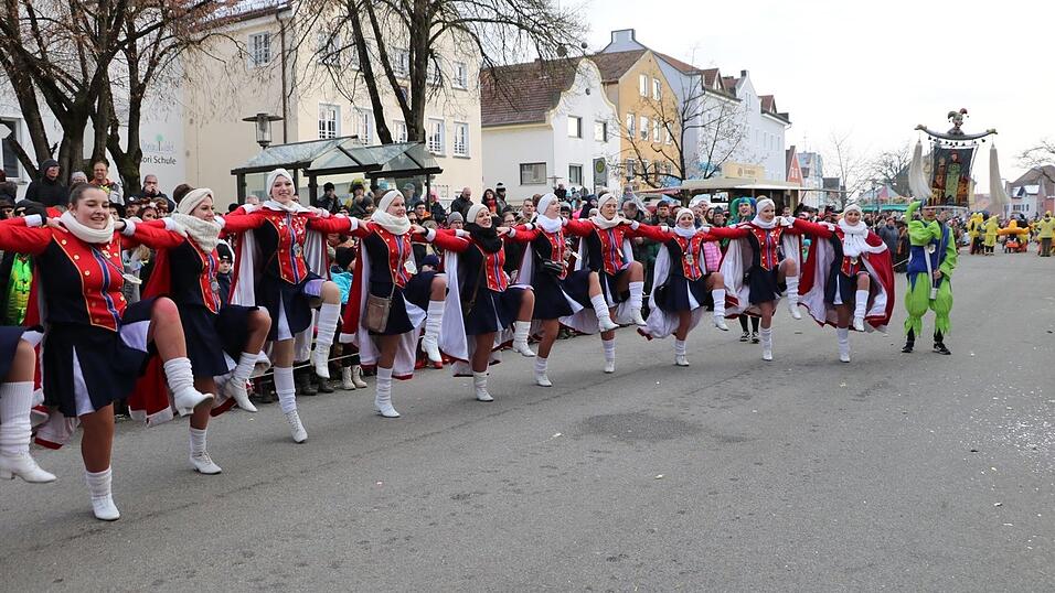 Beim Bogener Faschingsumzug war einiges geboten. Beim Bogener Faschingsumzug war einiges geboten.