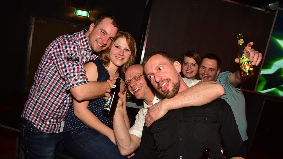 Im Stars wurde wurde wieder getanzt und gefeiert, bis das Licht anging. Im Stars wurde wurde wieder getanzt und gefeiert, bis das Licht anging.