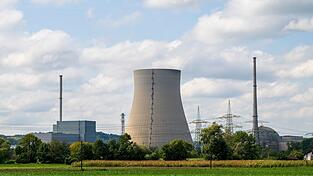 Bei den Rückbauarbeiten am stillgelegten Kernkraftwerk Isar 2 hat es eine Panne gegeben. (Archivbild) Bei den Rückbauarbeiten am stillgelegten Kernkraftwerk Isar 2 hat es eine Panne gegeben. (Archivbild)