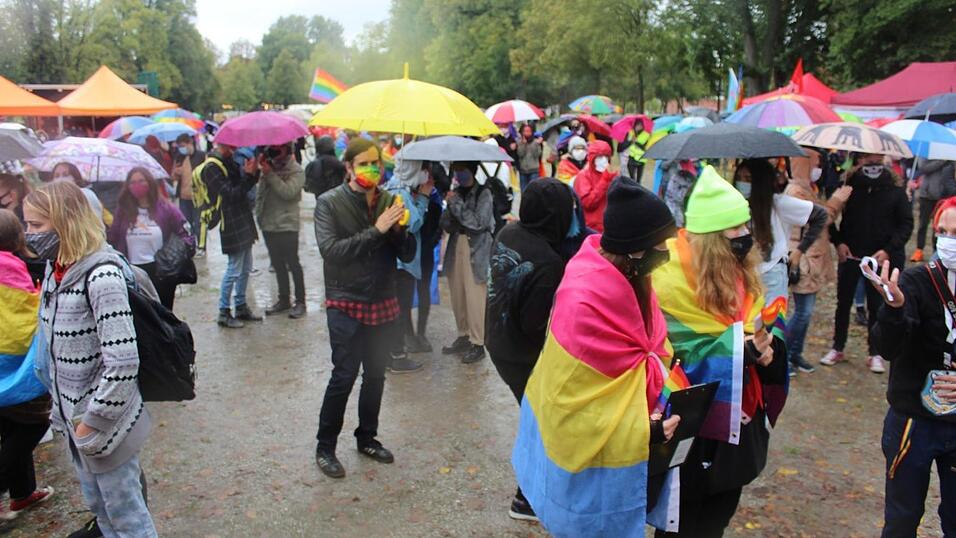 Die Eindrücke vom Christopher Street Day 2020 in Landshut. Die Eindrücke vom Christopher Street Day 2020 in Landshut.