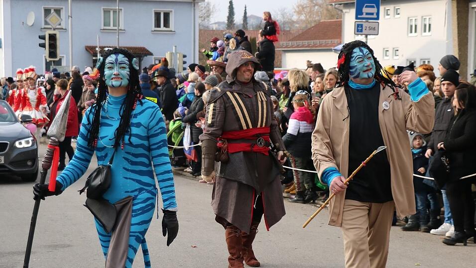 Beim Bogener Faschingsumzug war einiges geboten. Beim Bogener Faschingsumzug war einiges geboten.