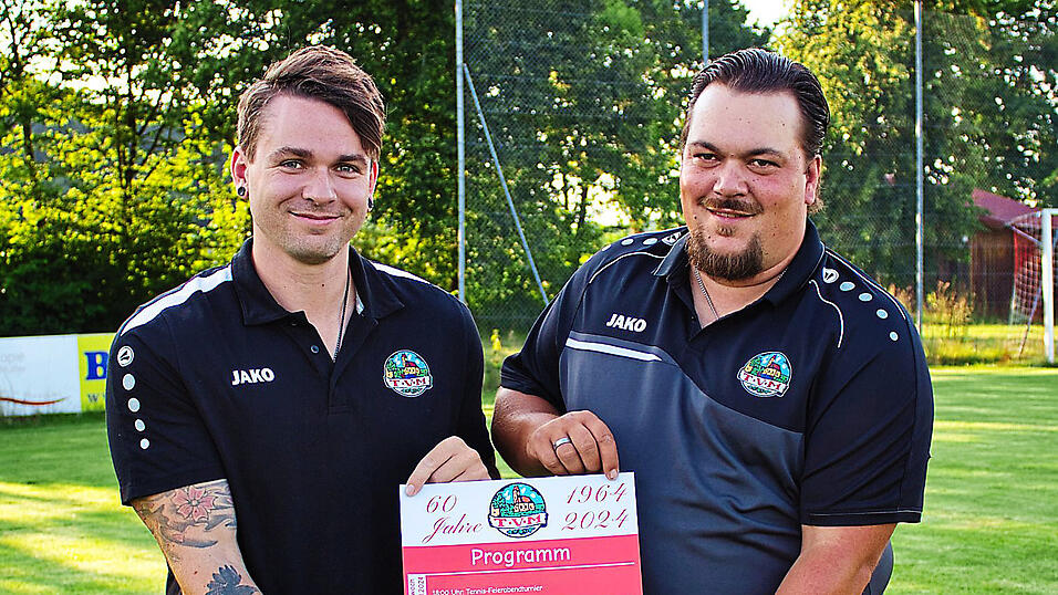 Die beiden Vorsitzenden Florian Geser und Markus Sigl präsentieren das umfangreiche Programm anlässlich des 60-jährigen Jubiläums, das der TV Meilenhofen vom 15. bis 17. August feiern wird. Die beiden Vorsitzenden Florian Geser und Markus Sigl präsentieren das umfangreiche Programm anlässlich des 60-jährigen Jubiläums, das der TV Meilenhofen vom 15. bis 17. August feiern wird.