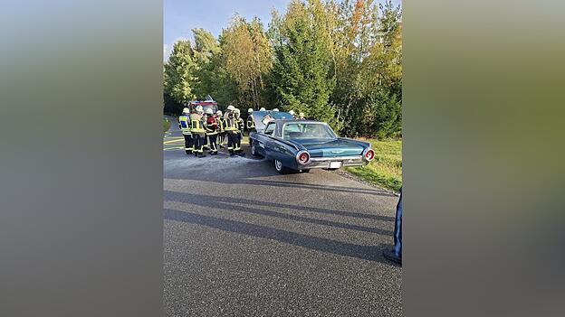 Am Oldtimer entstand laut Eigentümer Totalschaden. Am Oldtimer entstand laut Eigentümer Totalschaden.