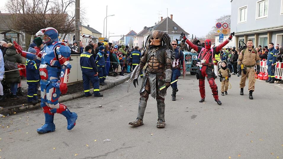 Beim Bogener Faschingsumzug war einiges geboten. Beim Bogener Faschingsumzug war einiges geboten.