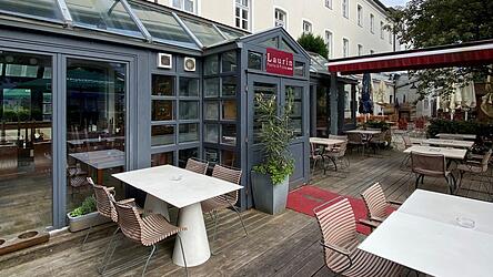 Der Wintergarten und der Eingangsbereich sollen renoviert werden, erzählen die neuen Betreiberinnen. Der Wintergarten und der Eingangsbereich sollen renoviert werden, erzählen die neuen Betreiberinnen.