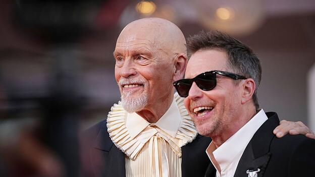 Die beiden Hauptdarsteller von «Wild Horse Nine»: John Malkovich und Sam Rockwell. (Archivbild) Die beiden Hauptdarsteller von «Wild Horse Nine»: John Malkovich und Sam Rockwell. (Archivbild)
