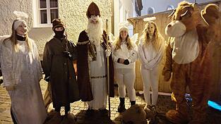 Der Nikolaus mit Krampus, Engeln und Rentier Der Nikolaus mit Krampus, Engeln und Rentier