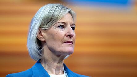 Das Europäische Parlament blockiert bis auf Weiteres Betrugsermittlungen gegen die CSU-Vizevorsitzende und Europaabgeordnete Angelika Niebler. Das Europäische Parlament blockiert bis auf Weiteres Betrugsermittlungen gegen die CSU-Vizevorsitzende und Europaabgeordnete Angelika Niebler.