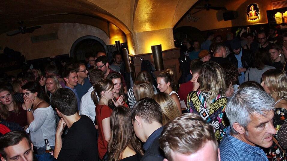 19 Jahre Beatschuppen Landshut! Das wurde am Freitag mit einer Schlagerparty gefeiert. 19 Jahre Beatschuppen Landshut! Das wurde am Freitag mit einer Schlagerparty gefeiert.