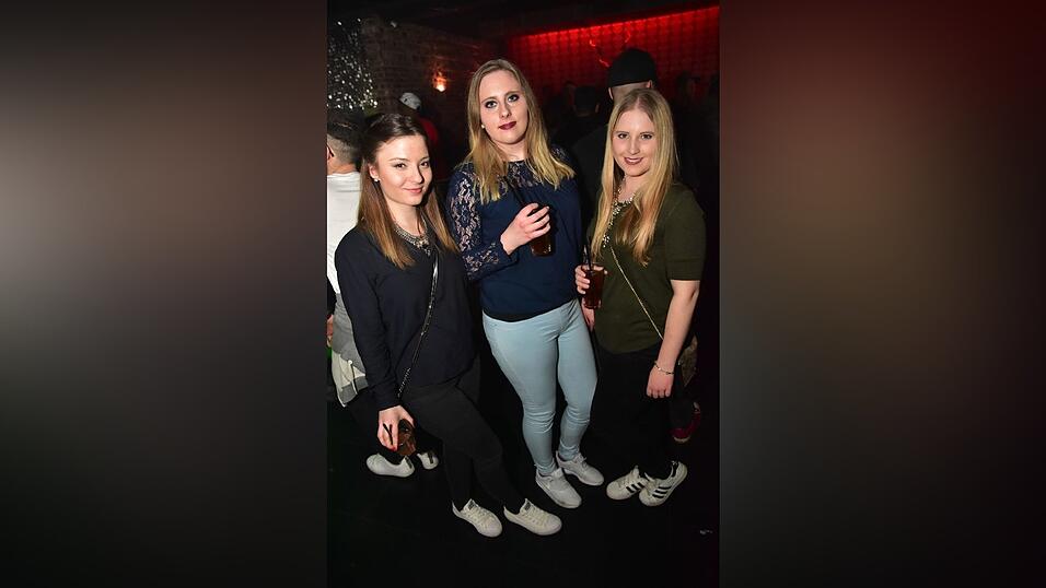 Im Stars wurde wurde wieder getanzt und gefeiert, bis das Licht anging. Im Stars wurde wurde wieder getanzt und gefeiert, bis das Licht anging.