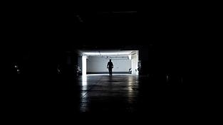 Praktisch das ganze Land ist von dem schweren Stromausfall betroffen. Praktisch das ganze Land ist von dem schweren Stromausfall betroffen.