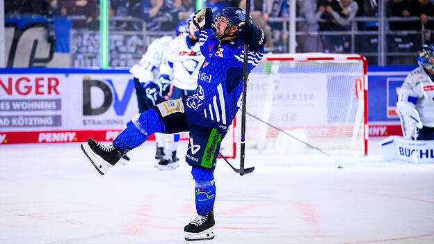 Mit einem wunderschön herauskombinierten Treffer zum 2:1 brachte Skyler McKenzie die Straubing Tigers gegen den ERC Ingolstadt im letzten Drittel auf die Siegerstraße. Mit einem wunderschön herauskombinierten Treffer zum 2:1 brachte Skyler McKenzie die Straubing Tigers gegen den ERC Ingolstadt im letzten Drittel auf die Siegerstraße.