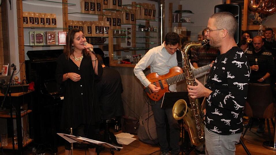 Die Besucher waren von der Freisinger Nacht der Musik begeistert. Die Besucher waren von der Freisinger Nacht der Musik begeistert.