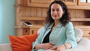 Tsvetana Velchovska sammelte im Laufe ihres Studiums und ihrer Ausbildung Erfahrungen in unterschiedlichen Bereichen der Psychotherapie. Unter anderem arbeitete sie in der Forensik im Klinikum Mainkofen. Tsvetana Velchovska sammelte im Laufe ihres Studiums und ihrer Ausbildung Erfahrungen in unterschiedlichen Bereichen der Psychotherapie. Unter anderem arbeitete sie in der Forensik im Klinikum Mainkofen.