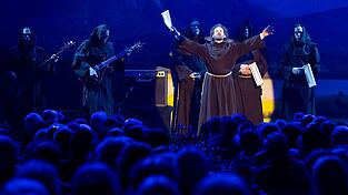 Maxi Schafroth teilt auf dem Nockherberg aus. Maxi Schafroth teilt auf dem Nockherberg aus.