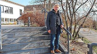 Statt am Dorfbach wird der Pösinger Christkindlmarkt am ersten Advent heuer am Bürgerhaus stattfinden. Kompakt verteilt auf drei Ebenen. Für Bürgermeister Michael Reith hat der neue Standort gleich mehrere Vorteile, auch wenn das Ambiente sicher nicht das selbe sein wird. Statt am Dorfbach wird der Pösinger Christkindlmarkt am ersten Advent heuer am Bürgerhaus stattfinden. Kompakt verteilt auf drei Ebenen. Für Bürgermeister Michael Reith hat der neue Standort gleich mehrere Vorteile, auch wenn das Ambiente sicher nicht das selbe sein wird.