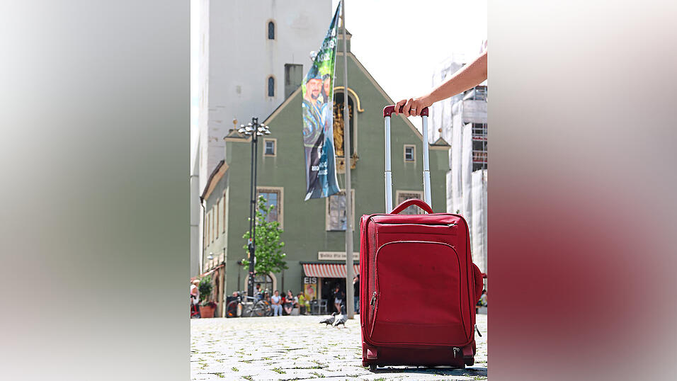 Nicht nur das Volksfest, auch die Agnes-Bernauer-Festspiele bescheren den Straubinger Hotels gute Geschäfte, wie eine kleine Umfrage zeigt. Nicht nur das Volksfest, auch die Agnes-Bernauer-Festspiele bescheren den Straubinger Hotels gute Geschäfte, wie eine kleine Umfrage zeigt.