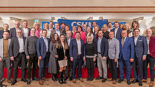 Die Stadtratskandidaten der CSU um den Listenführer und OB-Kandidaten Thomas Haslinger (Mitte). Die Stadtratskandidaten der CSU um den Listenführer und OB-Kandidaten Thomas Haslinger (Mitte).