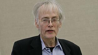«Die meisten Künstler sind Facharbeiter, die von Bild zu Bild nur kleine Schritte gehen. Für mich ist Kunst Forschung, nicht Warenproduktion. Ich habe nie versucht, ein Markenzeichen zu entwickeln», sagte der Künstler Timm Ulrichs einmal. (Archivbild) «Die meisten Künstler sind Facharbeiter, die von Bild zu Bild nur kleine Schritte gehen. Für mich ist Kunst Forschung, nicht Warenproduktion. Ich habe nie versucht, ein Markenzeichen zu entwickeln», sagte der Künstler Timm Ulrichs einmal. (Archivbild)