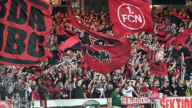 Die Fans des 1. FC Nürnberg erleben in dieser Saison endlich wieder ein Hoch. (Archivbild) Die Fans des 1. FC Nürnberg erleben in dieser Saison endlich wieder ein Hoch. (Archivbild)
