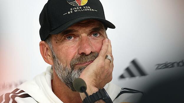 Das Kimmich-Thema nervt ihn: Jürgen Klopp bei der Pressekonferenz in Thessaloniki. Das Kimmich-Thema nervt ihn: Jürgen Klopp bei der Pressekonferenz in Thessaloniki.