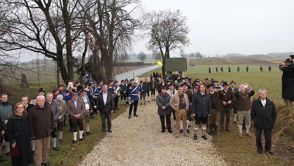 Zum 41. Mal trafen sich am Samstag Patrioten und Königstreue zum Winterpatriotentreffen. (Foto: Katharina Baumeister) Zum 41. Mal trafen sich am Samstag Patrioten und Königstreue zum Winterpatriotentreffen. (Foto: Katharina Baumeister)