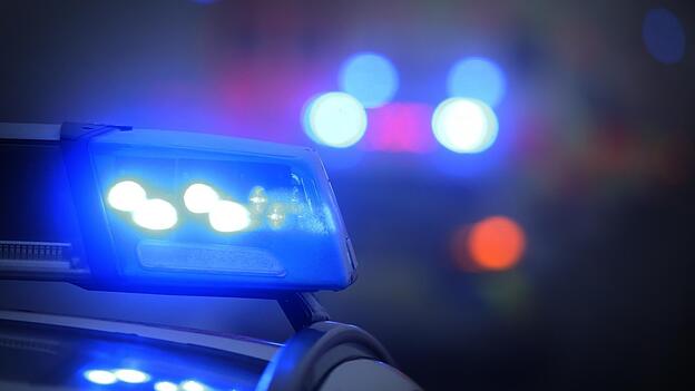 Polizeieinsatz nach einem Unfall am Dienstagabend in Straubing. Polizeieinsatz nach einem Unfall am Dienstagabend in Straubing.