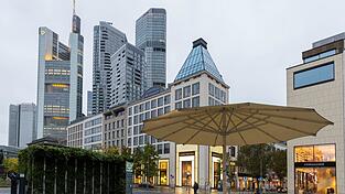 Nass wird es die kommenden Tage im ganzen Land immer mal wieder. (Archivbild) Nass wird es die kommenden Tage im ganzen Land immer mal wieder. (Archivbild)