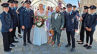 Die Feuerwehr Thalham stand Spalier. Die Feuerwehr Thalham stand Spalier.