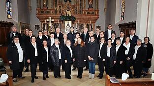 Der Kirchenchor Wallersdorf-Großköllnbach erhellte die Seelen seiner Zuhörer. Der Kirchenchor Wallersdorf-Großköllnbach erhellte die Seelen seiner Zuhörer.