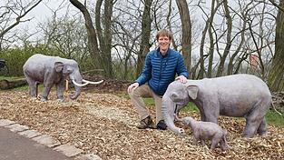 Der Künstler Thomas Lindner ist am 7. Dezember gestorben, der vielseitig engagierte geborene Dresdner prägte mit seinen Metallskulpturen das Stadtbild Erfurts und schuf auch Skulpturen für den Zoo. (Archivbild) Der Künstler Thomas Lindner ist am 7. Dezember gestorben, der vielseitig engagierte geborene Dresdner prägte mit seinen Metallskulpturen das Stadtbild Erfurts und schuf auch Skulpturen für den Zoo. (Archivbild)