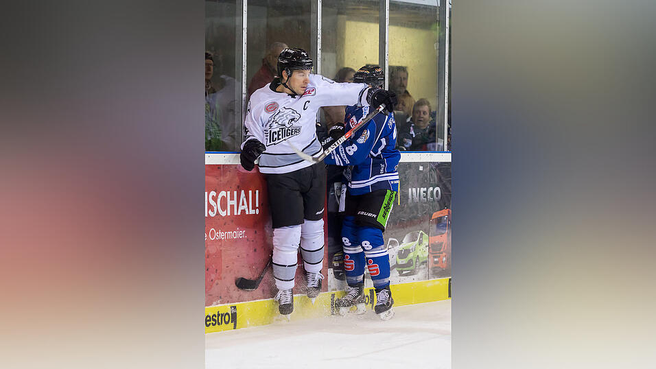 Die Straubing Tigers hatten die Thomas Sabo Ice Tigers Nürnberg zu Gast. Die Straubing Tigers hatten die Thomas Sabo Ice Tigers Nürnberg zu Gast.