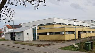 Für die bestehende Halle neben der Realschule gibt es ein weiteres Jahr Galgenfrist. Für die bestehende Halle neben der Realschule gibt es ein weiteres Jahr Galgenfrist.