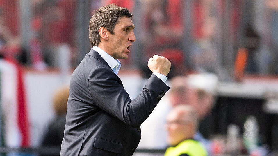 Soll bereits am Dienstag beim VfB auf dem Trainingsplatz stehen: Tayfun Korkut. Soll bereits am Dienstag beim VfB auf dem Trainingsplatz stehen: Tayfun Korkut.
