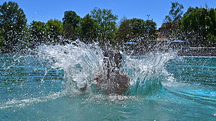 Inzwischen haben fast alle Freibäder im Landkreis geschlossen. Inzwischen haben fast alle Freibäder im Landkreis geschlossen.