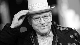 Regisseur Rosa von Praunheim ist tot. (Archivbild) Regisseur Rosa von Praunheim ist tot. (Archivbild)