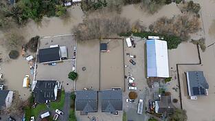Tagelange Regenfälle hatten heftige Überschwemmungen im Bundesstaat Washington an der US-Westküste ausgelöst. Tagelange Regenfälle hatten heftige Überschwemmungen im Bundesstaat Washington an der US-Westküste ausgelöst.