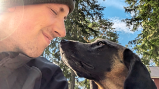 Maja wurde in Sondergai in Leiblfing zum letzten Mal gesehen. Simon Seidl vermisst seine treue Begleiterin schmerzlich. Maja wurde in Sondergai in Leiblfing zum letzten Mal gesehen. Simon Seidl vermisst seine treue Begleiterin schmerzlich.