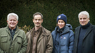 Beim Dreh in München: Regisseurin Pia Strietmann mit den Darstellern der Münchner Ermittler, Miroslav Nemec, links) und Udo Wachtveitl (rechts), und Jörg Hartmann, der den Dortmunder Polizisten Peter Faber spielt Beim Dreh in München: Regisseurin Pia Strietmann mit den Darstellern der Münchner Ermittler, Miroslav Nemec, links) und Udo Wachtveitl (rechts), und Jörg Hartmann, der den Dortmunder Polizisten Peter Faber spielt