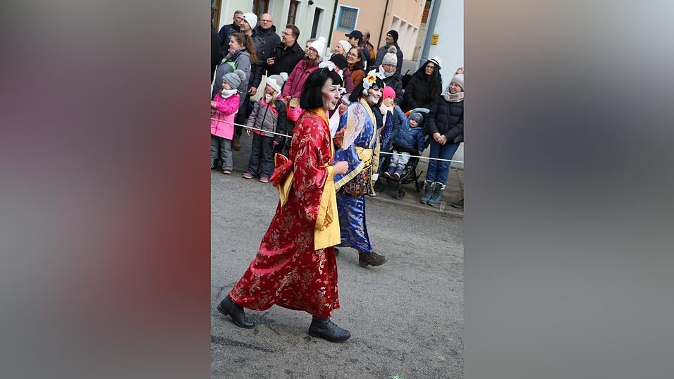 Beim Bogener Faschingsumzug war einiges geboten. Beim Bogener Faschingsumzug war einiges geboten.