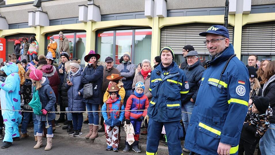 Beim Bogener Faschingsumzug war einiges geboten. Beim Bogener Faschingsumzug war einiges geboten.