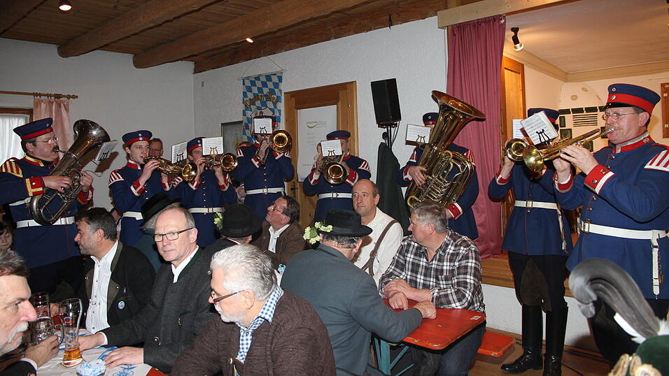 Zum 41. Mal trafen sich am Samstag Patrioten und Königstreue zum Winterpatriotentreffen. (Foto: Katharina Baumeister) Zum 41. Mal trafen sich am Samstag Patrioten und Königstreue zum Winterpatriotentreffen. (Foto: Katharina Baumeister)