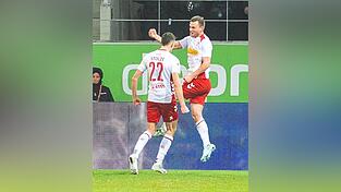 Mit der ersten gefährlichen Offensivaktion ging der Jahn durch Benedikt Saller in Führung. Mit der ersten gefährlichen Offensivaktion ging der Jahn durch Benedikt Saller in Führung.