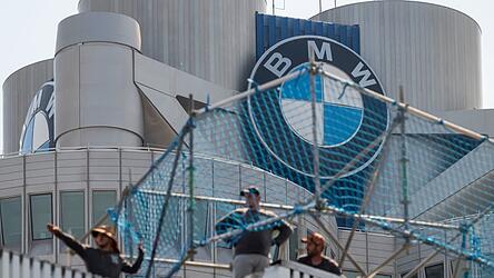 Keine drei Wochen, nachdem Zehntausende BMW-Mitarbeiter in Deutschland ihre Abfindungsangebote bekommen haben, schließt der Autohersteller das Programm. (Archivbild) Keine drei Wochen, nachdem Zehntausende BMW-Mitarbeiter in Deutschland ihre Abfindungsangebote bekommen haben, schließt der Autohersteller das Programm. (Archivbild)