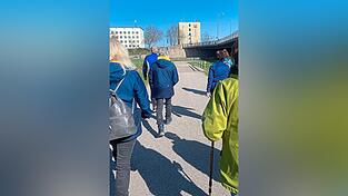 Vier Kilometer gingen die Teilnehmer. Vier Kilometer gingen die Teilnehmer.