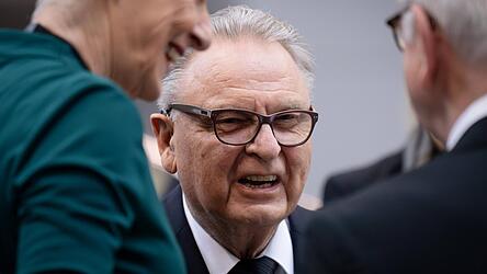 Hans-Jürgen Papier, der ehemalige Präsident des Bundesverfassungssgerichts, will die Sperrklausel bei Bundes- und Landtagswahlen von fünf auf drei Prozent der Stimmen absenken. (Archiv) Hans-Jürgen Papier, der ehemalige Präsident des Bundesverfassungssgerichts, will die Sperrklausel bei Bundes- und Landtagswahlen von fünf auf drei Prozent der Stimmen absenken. (Archiv)