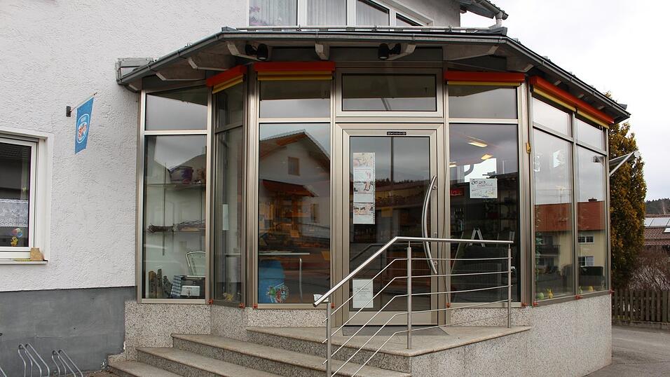 Der Dorfladen in Falkenfels ist ein wichtiger Bestandteil der Gemeinde. Jetzt fällt ein Lieferant weg. Der Dorfladen in Falkenfels ist ein wichtiger Bestandteil der Gemeinde. Jetzt fällt ein Lieferant weg.