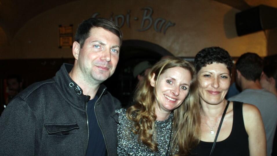 19 Jahre Beatschuppen Landshut! Das wurde am Freitag mit einer Schlagerparty gefeiert. 19 Jahre Beatschuppen Landshut! Das wurde am Freitag mit einer Schlagerparty gefeiert.